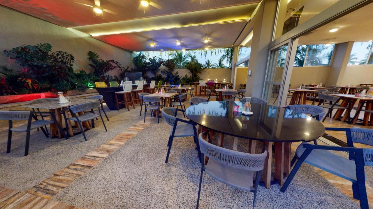 Hotel Mio Vallarta Unique & Different- Adults Only Puerto Vallarta Eksteriør bilde The restaurant