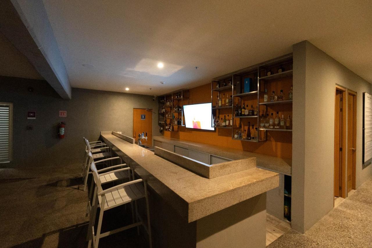 Hotel Mio Vallarta Unique & Different- Adults Only Puerto Vallarta Eksteriør bilde A bar in a hotel