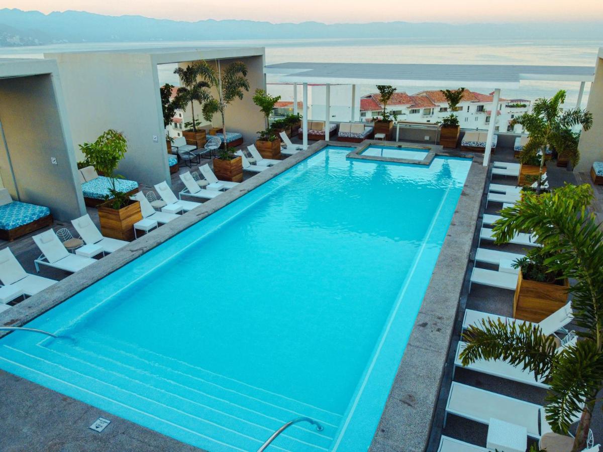 Hotel Mio Vallarta Unique & Different- Adults Only Puerto Vallarta Eksteriør bilde Rooftop pool at the Hotel